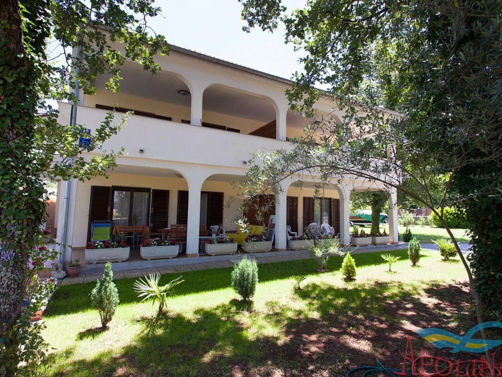 Spacious Apartment With Terrace & Garden Grill