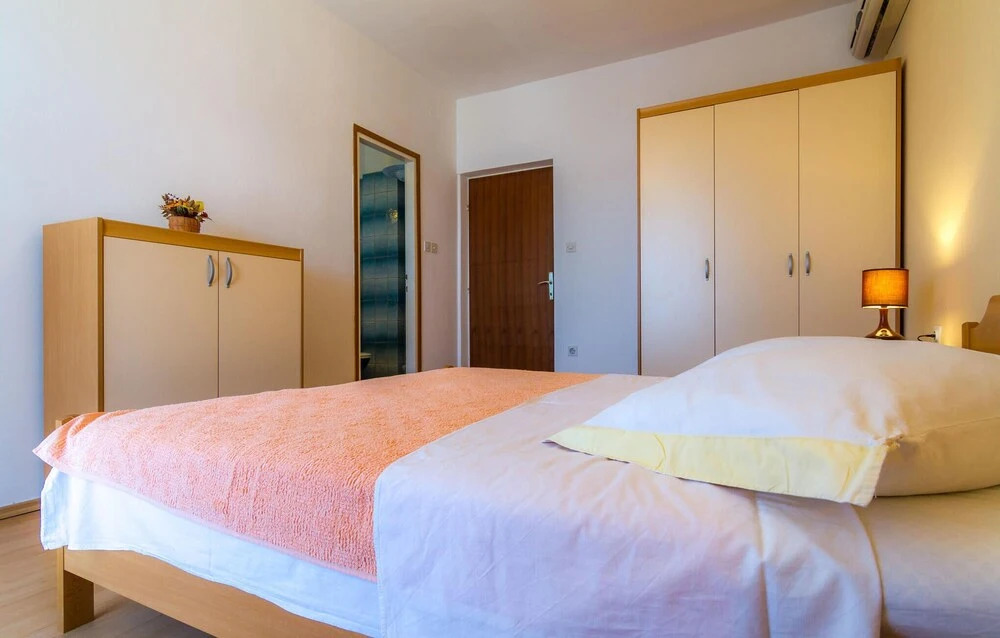 Amazing Apartment in Barbat na Rabu With 1 Bedrooms and Wifi