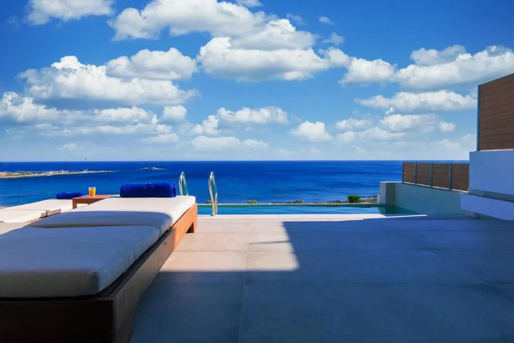 Amphitheatre Suites