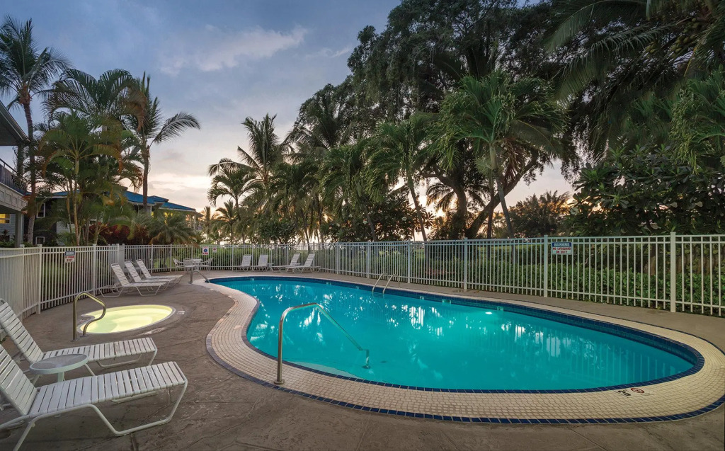 Holua Resort