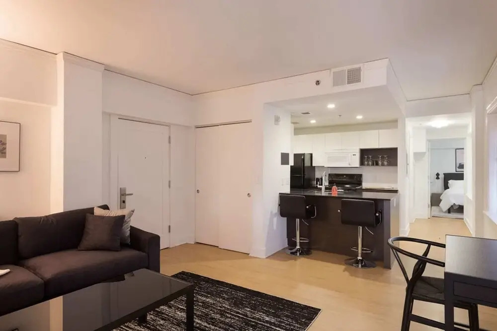 Comfy MW Apts with Gym & WD by Zencity