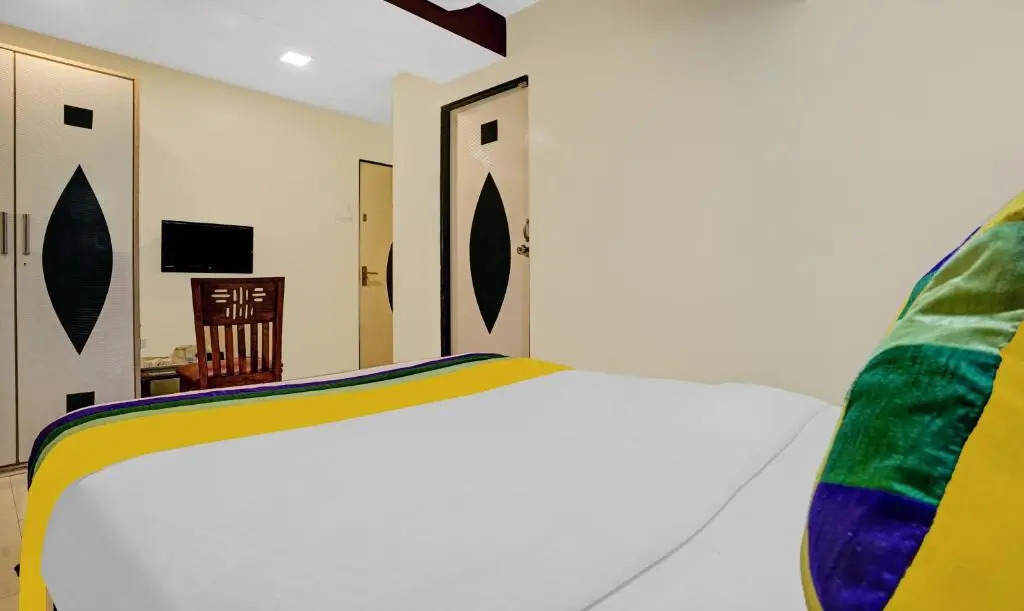 FabHotel Amber Crop Inn