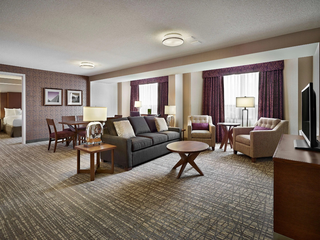 DoubleTree by Hilton West Edmonton