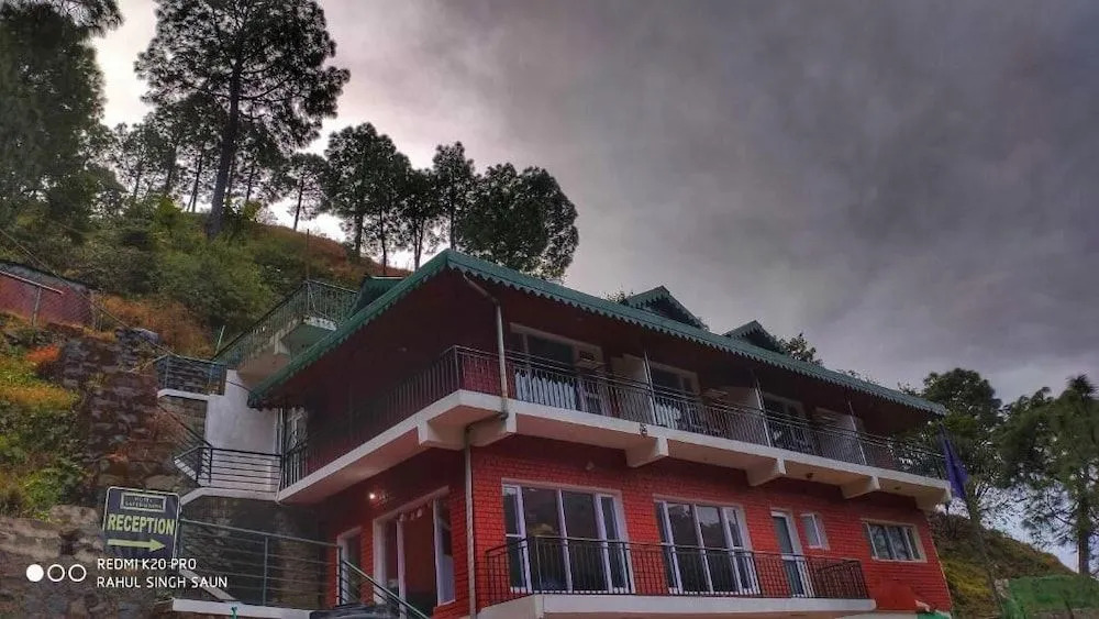 Safarmaina Resort