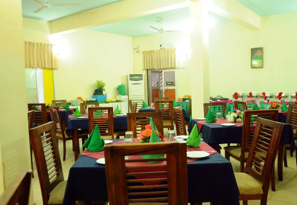 Happy Leoni Hotel