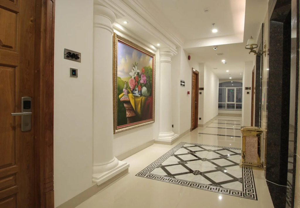 Le Duy Grand Hotel