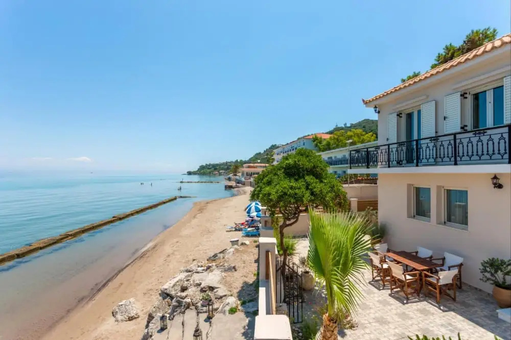 Villa Elizabeth - Seafront Classic Villa