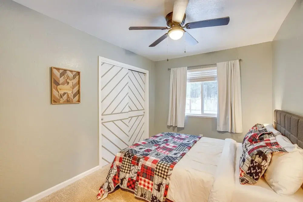 Ski & Board in South Lake Tahoe! Updated Home
