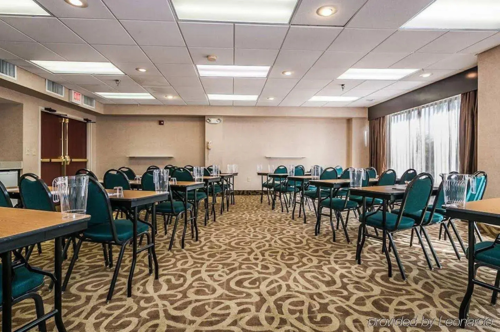 Holiday Inn - St. Petersburg West by IHG