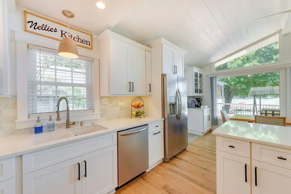 'commodore Bay Waterfront Home on Lake Norman!