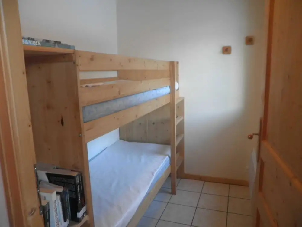 Lou Services Apartment CH196  LSI 001