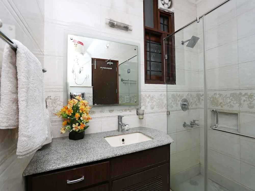 OYO 306 Hotel Staayy Inn