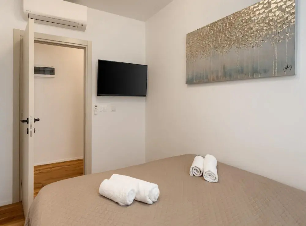 Modern Apartment With Open-air Parking