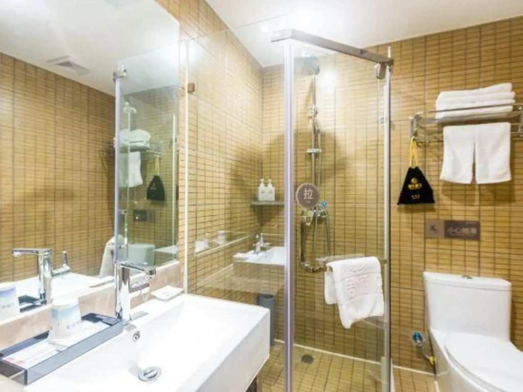 Kaju Hotel(Olympic Xinglong Street subway station store)