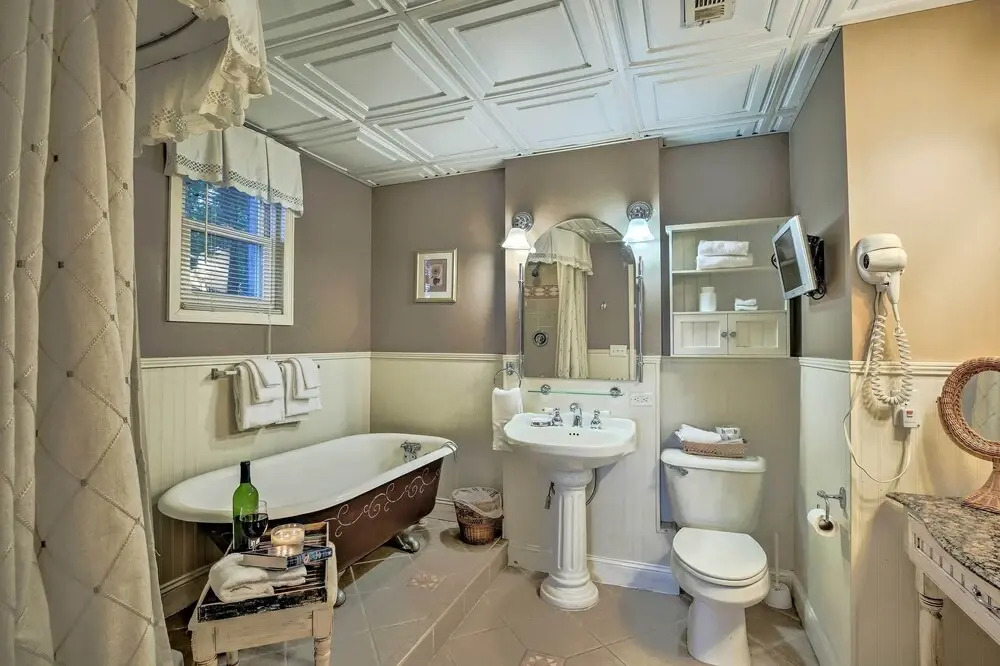 Cozy Caymus Cabin ~ 3 Miles to Callaway Gardens!