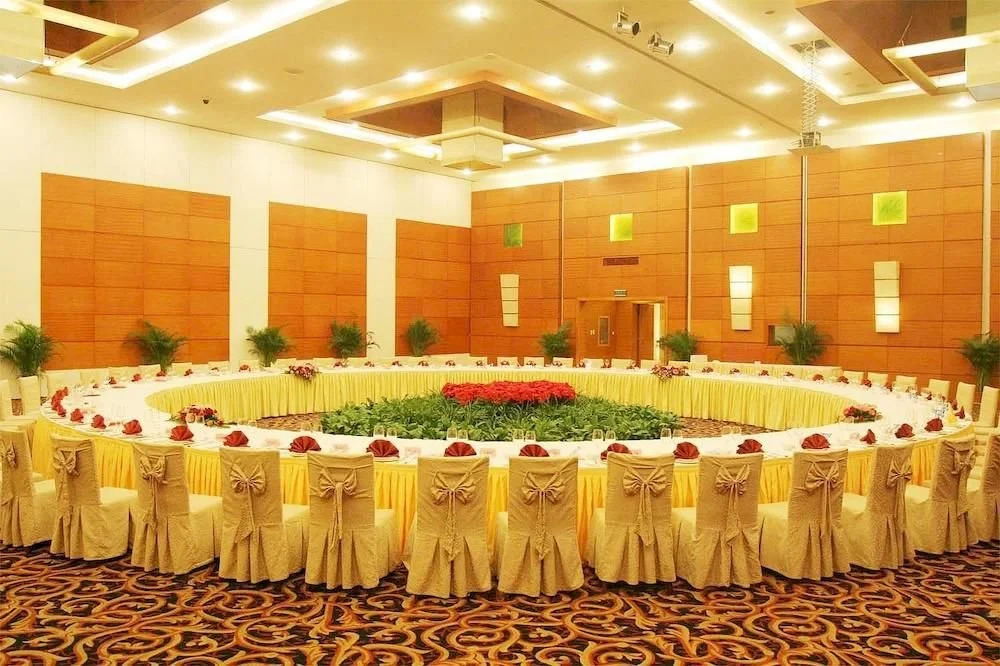 Huayang Plaza Hotel