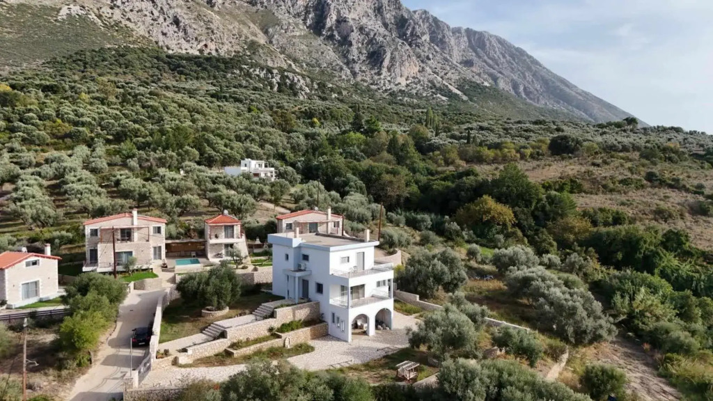 Villa Palairos