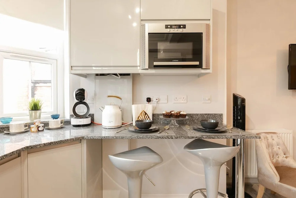 Room in Apartment - 12 Helena Luxury Serviced Apartment