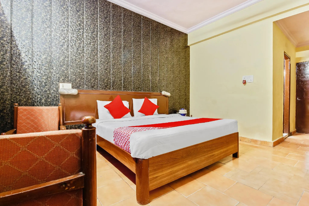 OYO 29077 Hotel Ratandeep