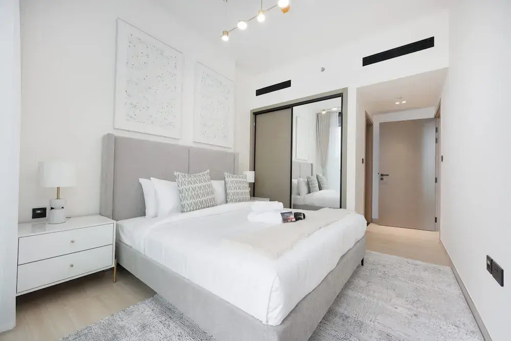 Lovely Apartment in Binghatti Corner That Sleeps 4
