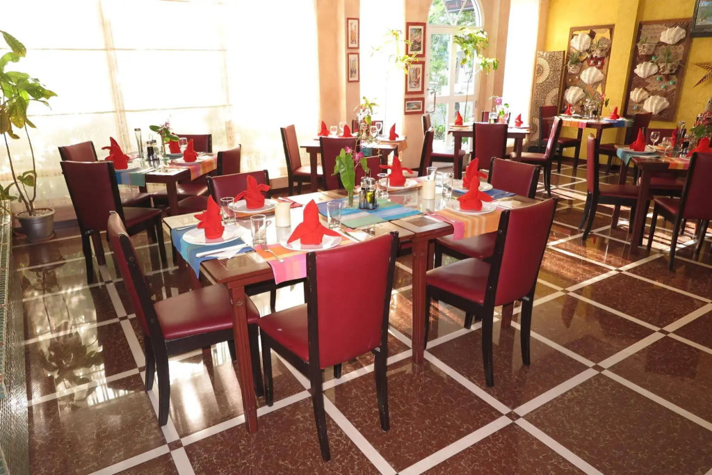 Le Vieux Nice Inn