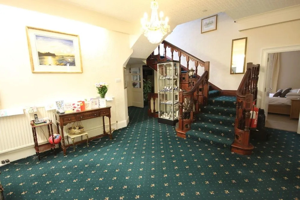 Coombe Court Hotel