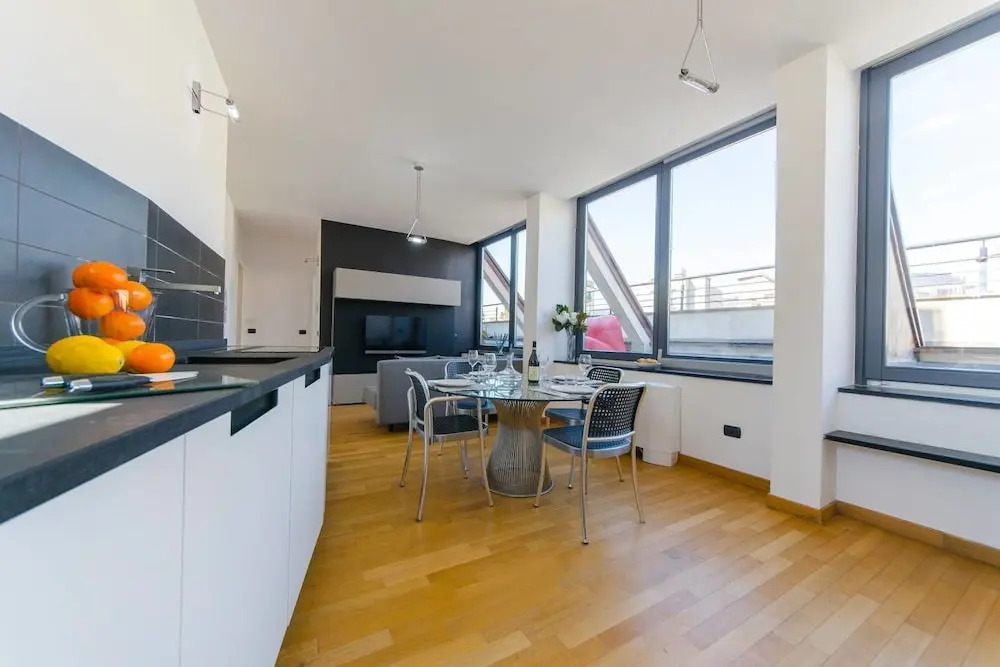 Altido Penthouse next to Acquario