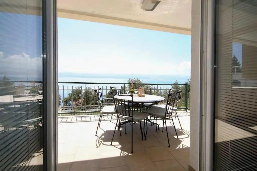 Mimice Bay Apartments