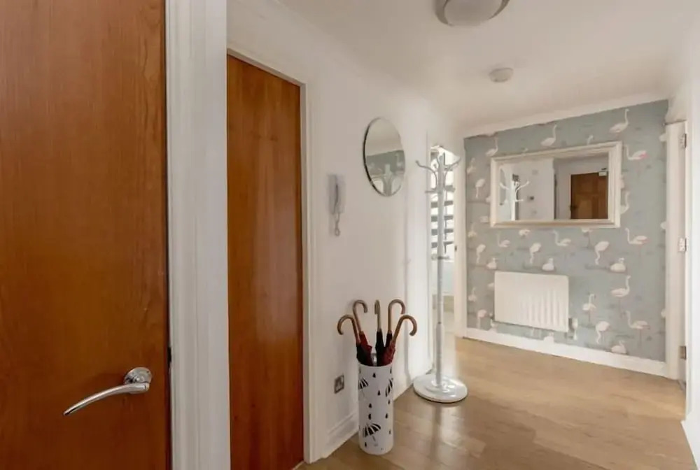 JOIVY Ultra Gorgeous 3bd Old Town Apt w\ Balcony&Parking