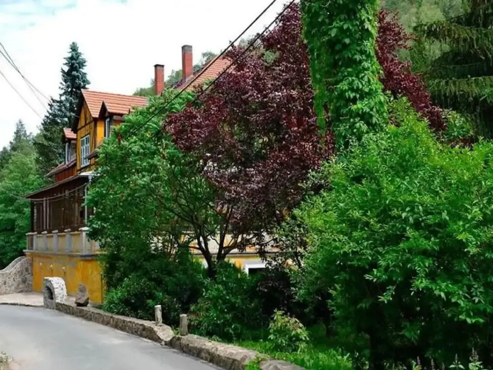 Villa Rotschoenberg im Tal der Freiberger Mulde