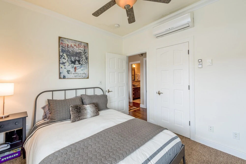 135 Street Steamboat Condo - 2 Br condo by RedAwning