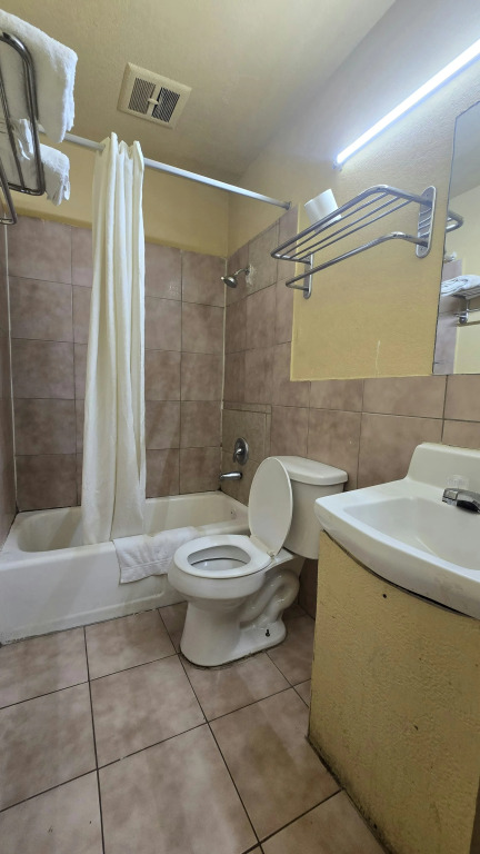Super 7 Inn By OYO San Antonio NW Medical Center