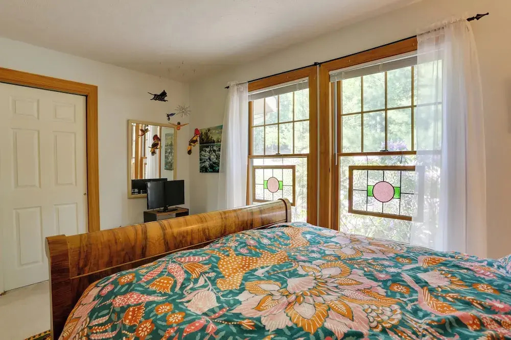 < 1 Mi to Camelback Resort: Home w/ Pool Table!
