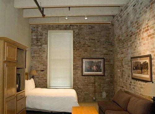 Jelly Roll Executive Suites