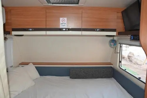 Avia Caravan