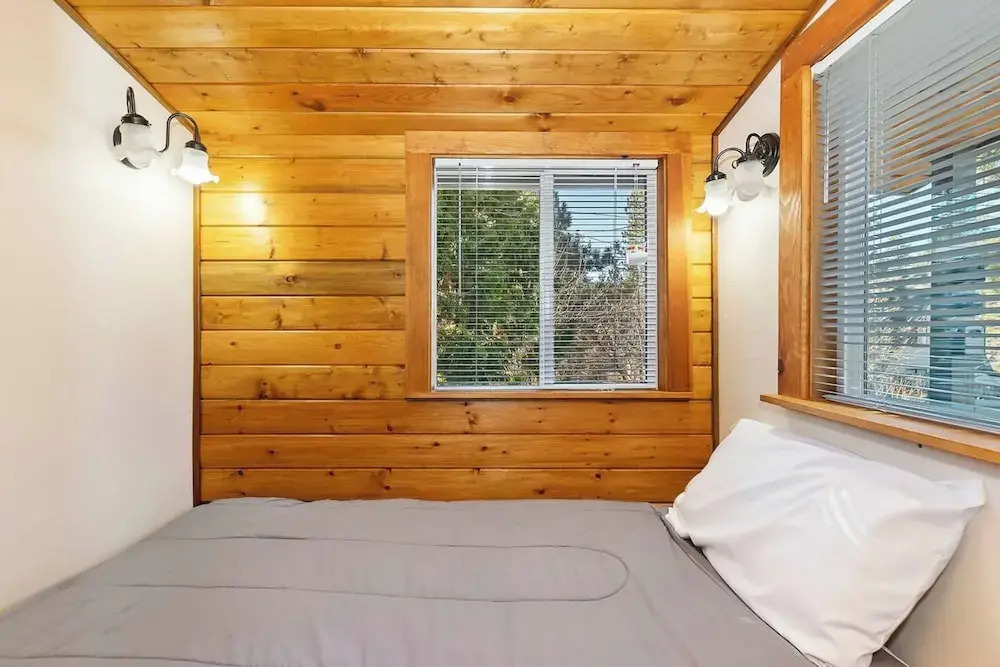 Tranquil 2-Bedroom Retreat