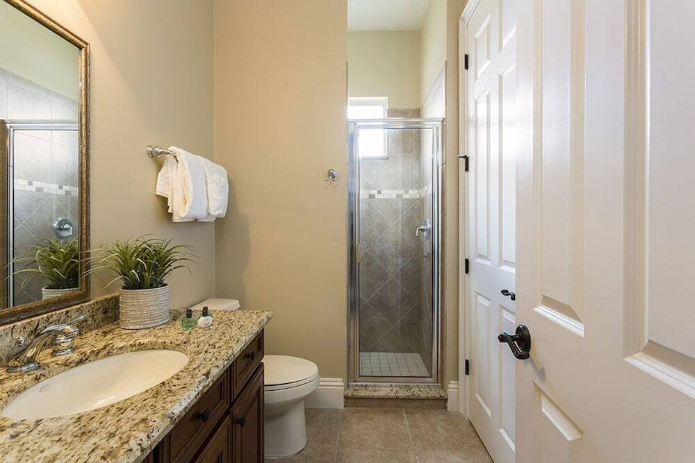 Terrific 5 bed home with a cinima & pool