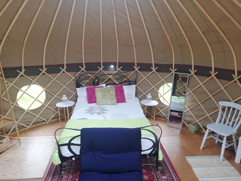 Looe Yurts