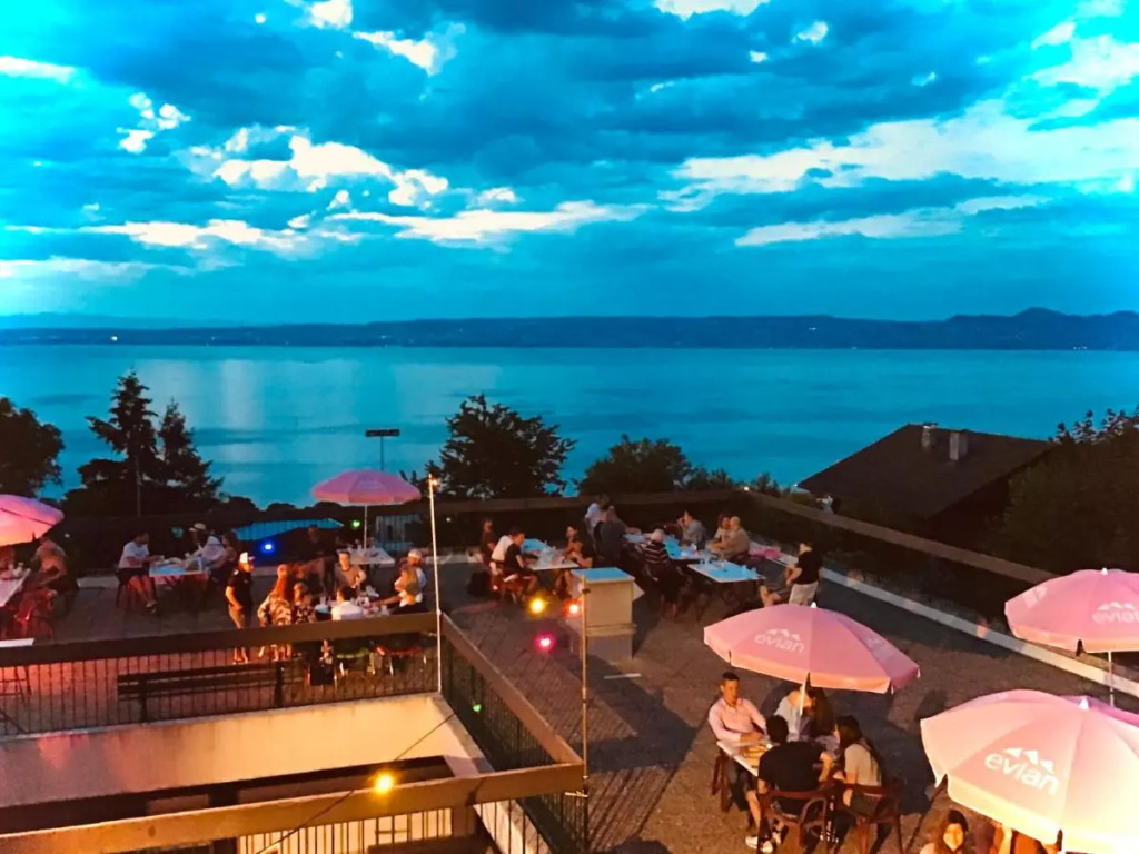 Côté Lac Hostel Evian