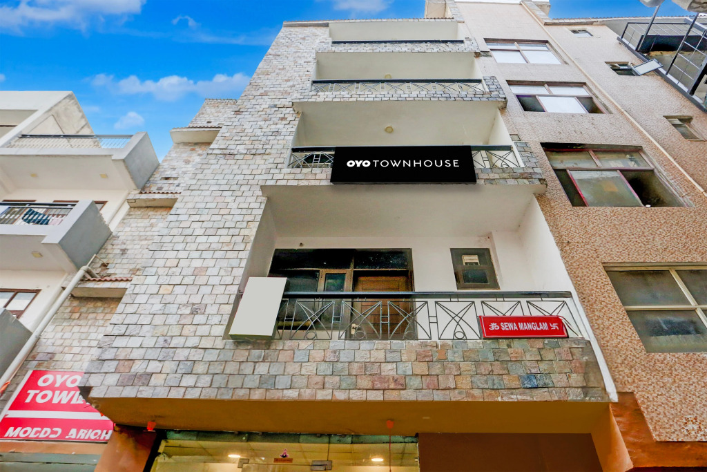 Townhouse Saket Residency Near Saket Metro