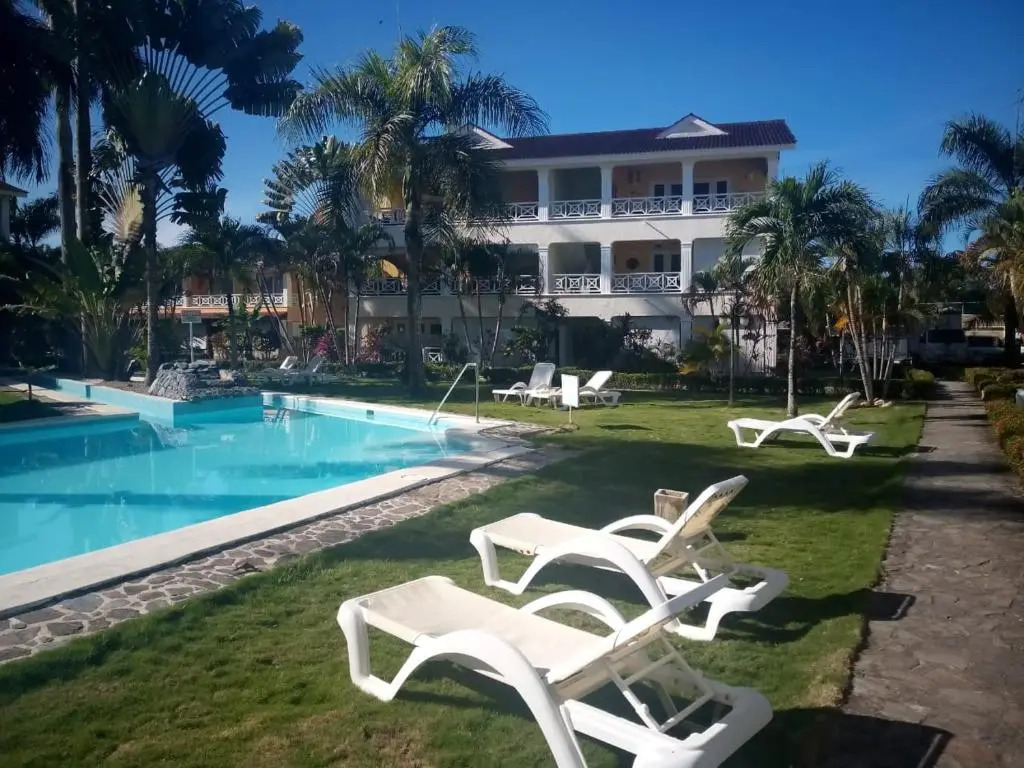 Playa Turquesa only 50m From the Beach Walk to all Restaurants