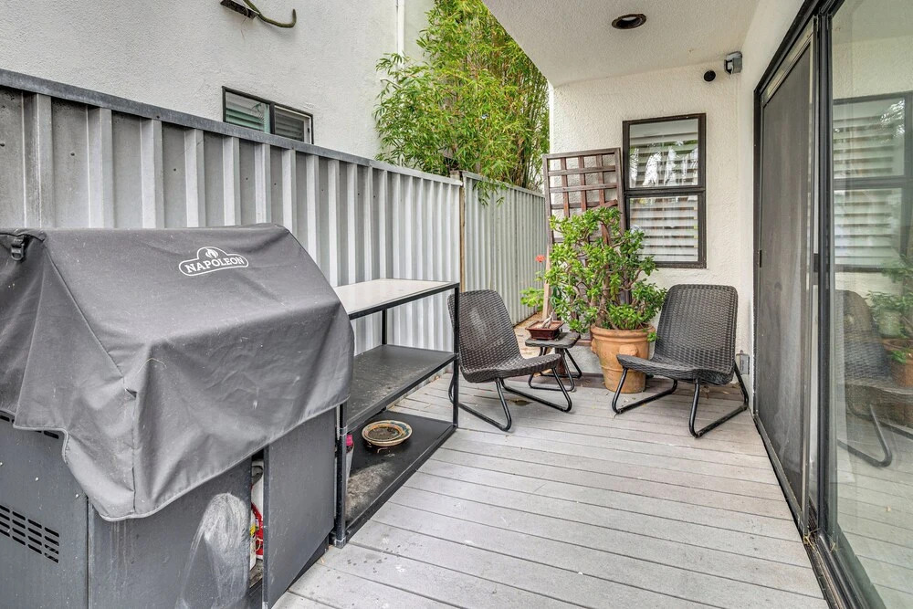 Walk to Venice Beach & More! Serene Apt w/ Patio