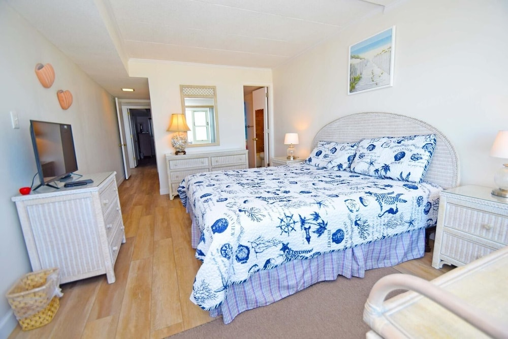 Ocean Hideaway 211
