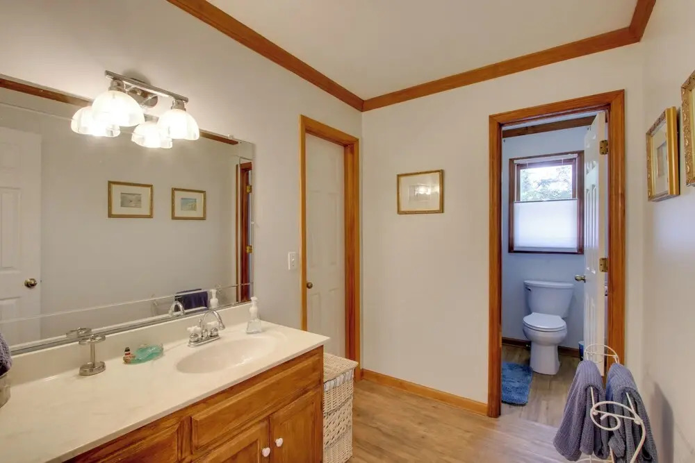Waterfront Home Near Wilson Lake w/ Covered Porch!