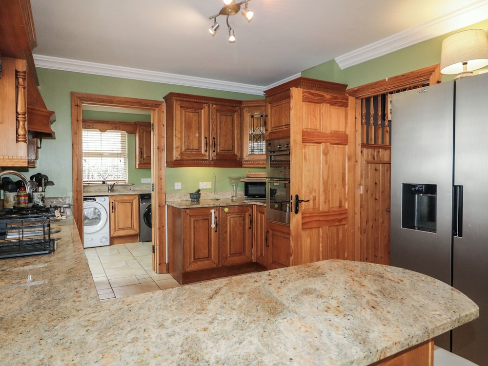 Donagh Cross Town House