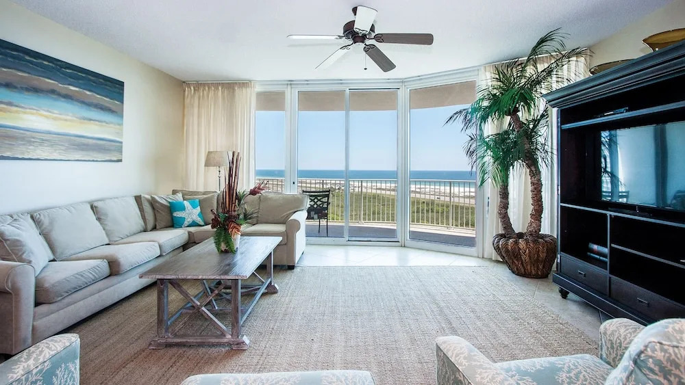 Three Bedroom/three Bathroom Condo Overlooking the Gulf - Unit Crb0911