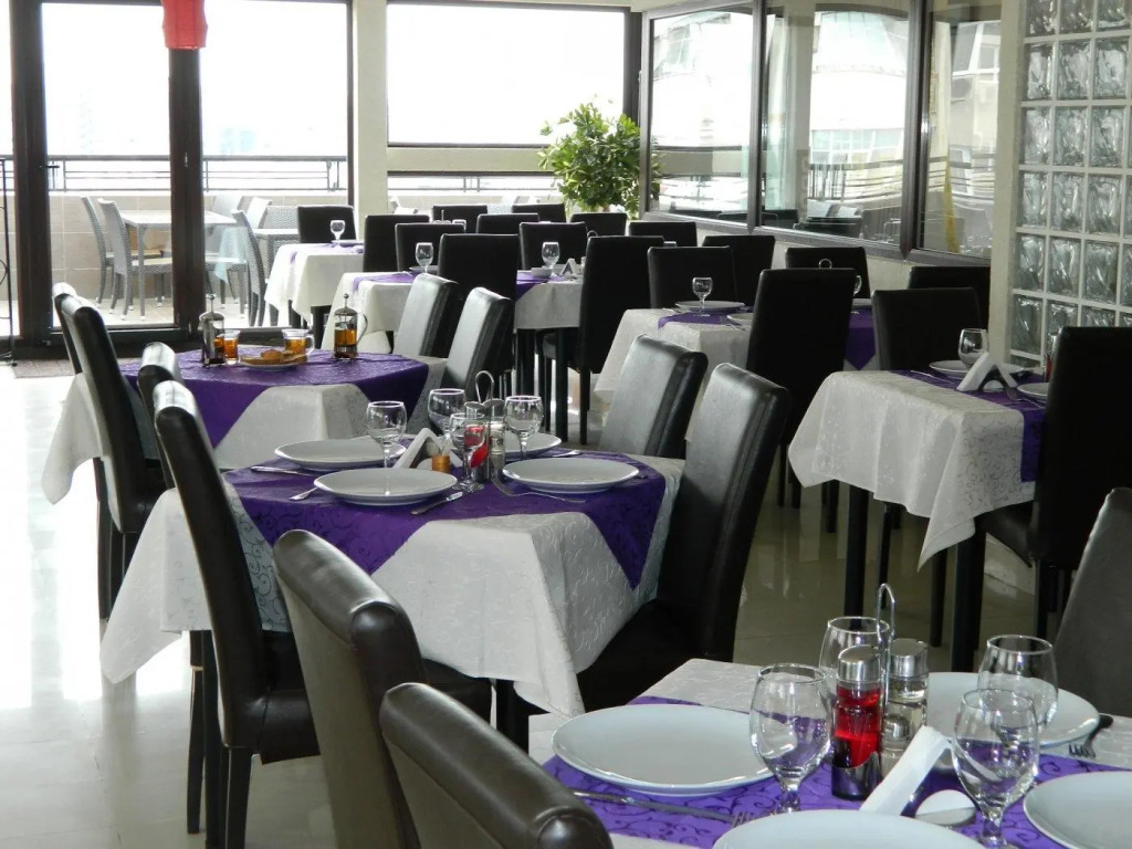 Hotel Razvan