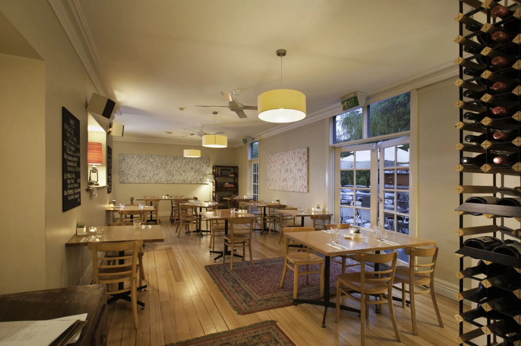 Athelstane Hotel