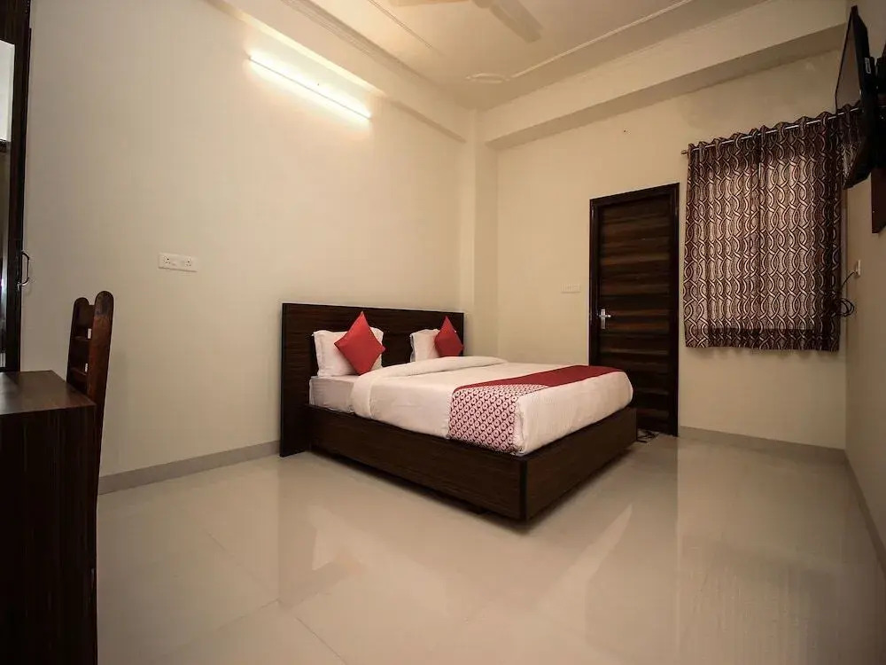 Hotel Mayra by OYO Rooms