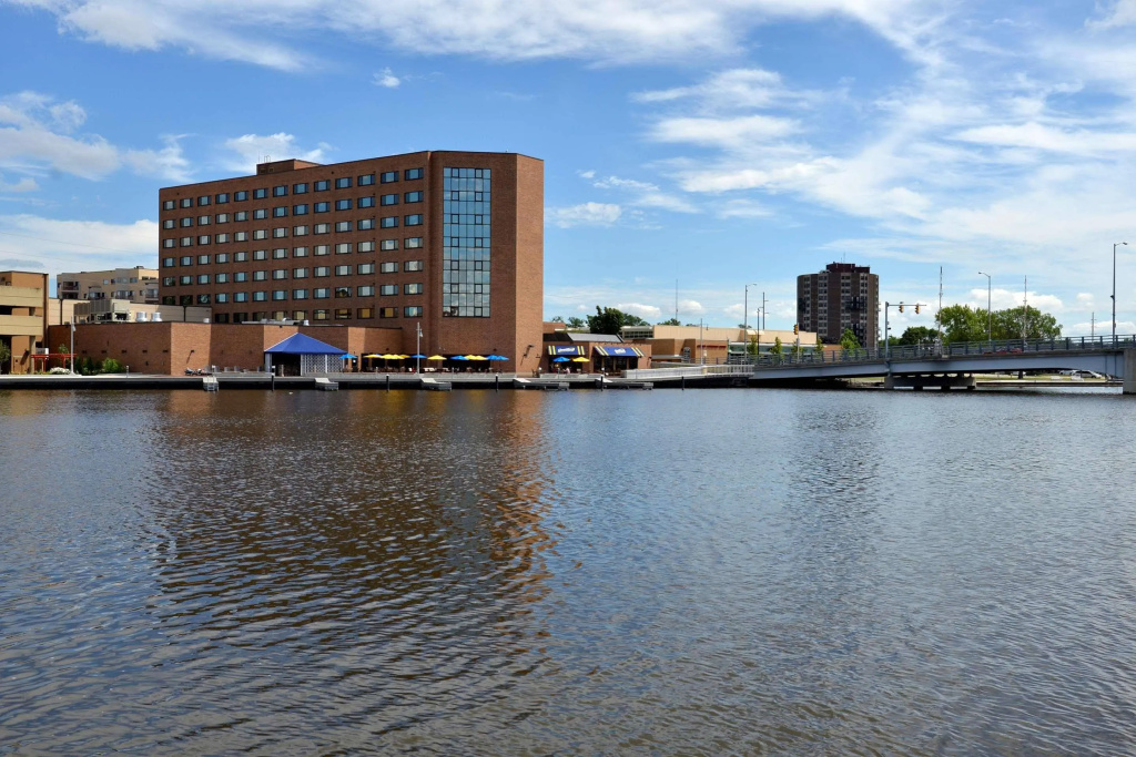 Oshkosh Marriott Waterfront Hotel & Convention Center